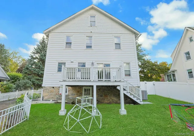 Photo 4 of Sale Pending at 617 Munro Ave, Mamaroneck, NY 10543 | MLS# 1054520 | Listing updated on 2026-10-09