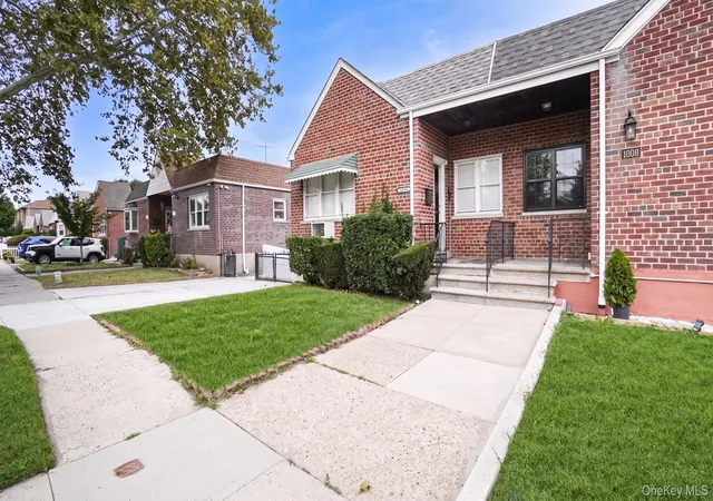 Photo 2 of Single family home for sale at 1008 Huntington Ave, New York, NY 10465 | MLS# 1054529 | Listing updated on 2026-10-01