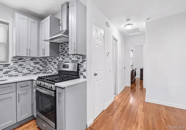 Photo 4 of Single family home for sale at 1008 Huntington Ave, New York, NY 10465 | MLS# 1054529 | Listing updated on 2026-10-01