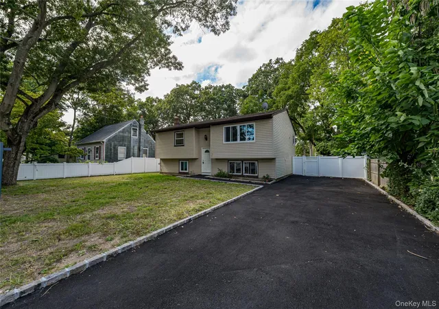 Photo 1 of Single family home for sale at 84 N 17th Street, Babylon, NY 11798 | MLS# 1054531 | Listing updated on 2026-09-25
