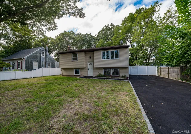 Photo 2 of Single family home for sale at 84 N 17th Street, Babylon, NY 11798 | MLS# 1054531 | Listing updated on 2026-09-25
