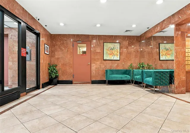 Photo 2 of Condo for sale at 21 Bond St #3J, North Hempstead, NY 11021 | MLS# 1054542 | Listing updated on 2026-09-25