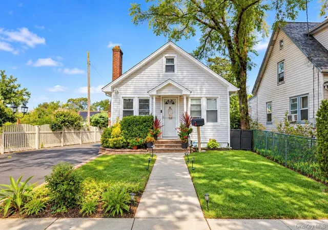 Photo 2 of Single family home for sale at 2930 Stevens St, Hempstead, NY 11572 | MLS# 1054552 | Listing updated on 2026-10-07