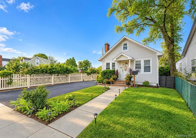 Photo 3 of Single family home for sale at 2930 Stevens St, Hempstead, NY 11572 | MLS# 1054552 | Listing updated on 2026-10-07