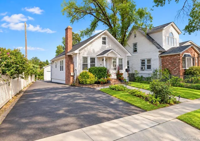 Photo 3 of Single family home for sale at 2930 Stevens St, Hempstead, NY 11572 | MLS# 1054552 | Listing updated on 2026-10-07