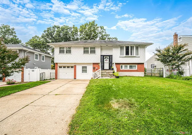 Photo 1 of Single family home for sale at 127 Iceland Dr, Huntington, NY 11746 | MLS# 1054577 | Listing updated on 2026-09-30
