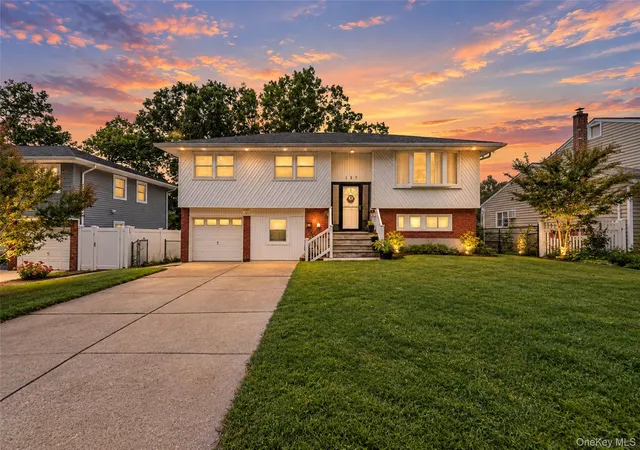 Photo 3 of Single family home for sale at 127 Iceland Dr, Huntington, NY 11746 | MLS# 1054577 | Listing updated on 2026-09-30