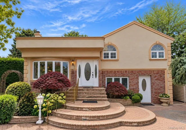 Photo 1 of Single family home for sale at 1072 Hicksville Rd, Oyster Bay, NY 11783 | MLS# 1054581 | Listing updated on 2026-09-29