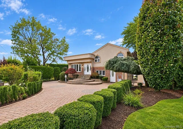 Photo 3 of Single family home for sale at 1072 Hicksville Rd, Oyster Bay, NY 11783 | MLS# 1054581 | Listing updated on 2026-09-29