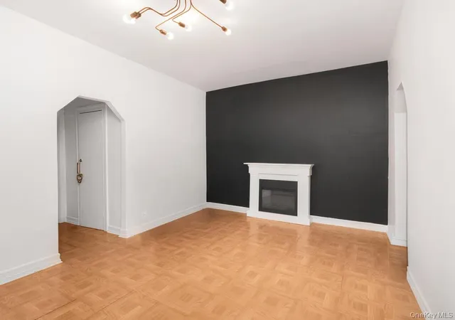 Photo 2 of House for sale at 805 E 182nd Street #4E, New York, NY 10460 | MLS# 1054583 | Listing updated on 2026-09-24