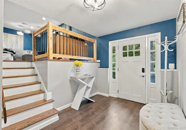 Photo 3 of Single family home for sale at 572 Beattie Rd, New Windsor, NY 12575 | MLS# 1054602 | Listing updated on 2026-10-03