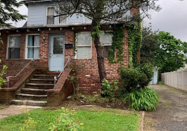 Photo 1 of Single family home for sale at 100 Franklin St, Hempstead, NY 11518 | MLS# 1054623 | Listing updated on 2026-09-24