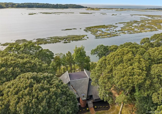 Photo 2 of Single family home for sale at 89 Harbor Rd, Smithtown, NY 11780 | MLS# 1054624 | Listing updated on 2026-09-30