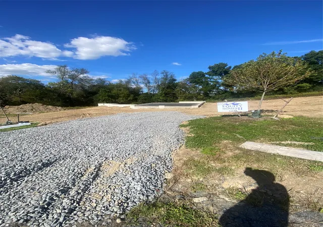 Photo 4 of Single family home for sale at 46 Azalea Ln, Wawayanda, NY 10973 | MLS# 1054629 | Listing updated on 2026-09-30