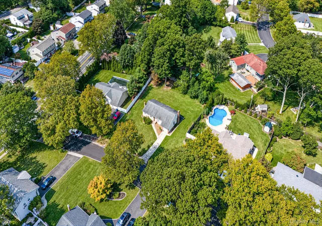 Photo 3 of Single family home for sale at 3 June St, Smithtown, NY 11788 | MLS# 1054645 | Listing updated on 2026-09-24