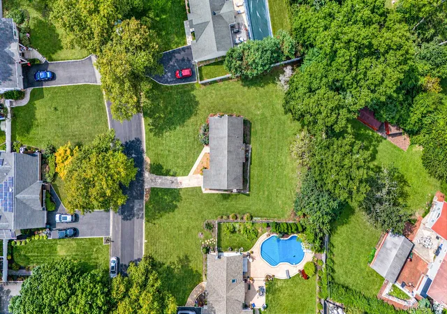 Photo 4 of Single family home for sale at 3 June St, Smithtown, NY 11788 | MLS# 1054645 | Listing updated on 2026-09-24