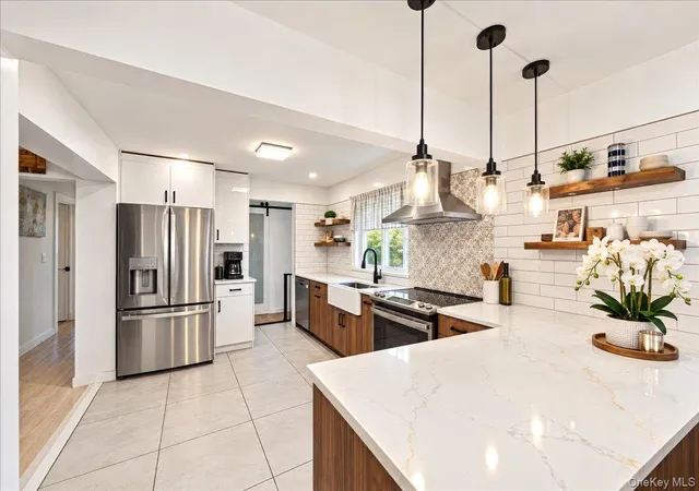 Photo 3 of Single family home for sale at 19 Cottage Ave, Newburgh (city), NY 12550 | MLS# 1054650 | Listing updated on 2026-10-08