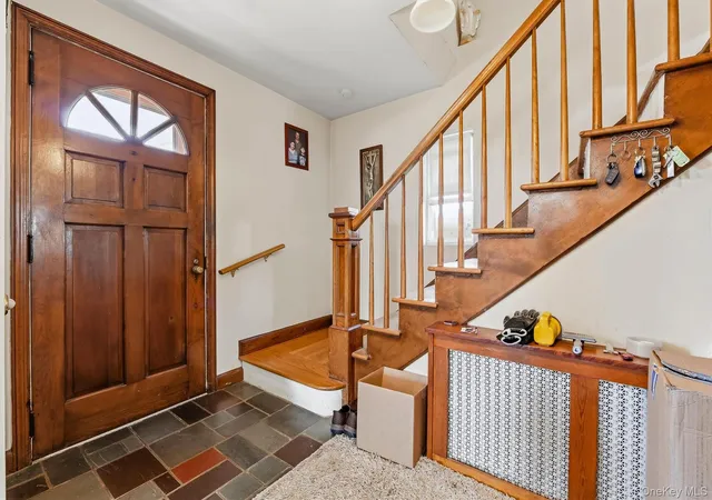 Photo 4 of Single family home for sale at 176 Broadway, Cortlandt, NY 10596 | MLS# 1054655 | Listing updated on 2026-10-05