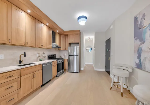 Listing Photo 4 - Condo for sale in building located at 1045 Jefferson Ave, New York, NY 11221