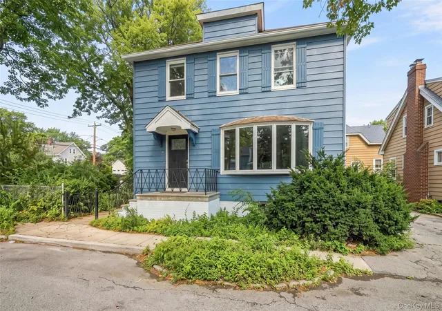 Photo 1 of Single family home for sale at 3079 Fearn Pl, New York, NY 10465 | MLS# 1054664 | Listing updated on 2026-10-01