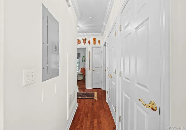 Photo 3 of Condo for sale at 53 Autumn Dr, Oyster Bay, NY 11803 | MLS# 1054684 | Listing updated on 2026-10-04