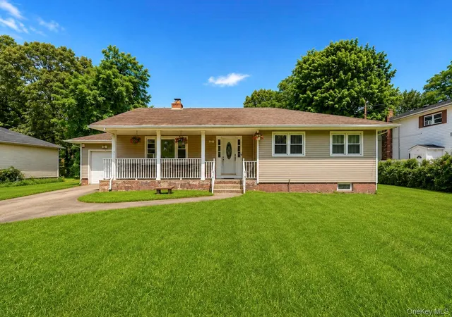 Single family home for sale at 617 Granny, Brookhaven, NY 11953 | MLS# 1054687