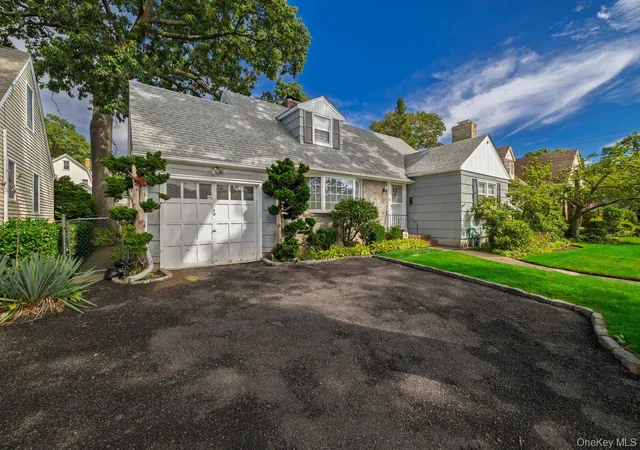 Photo 2 of Single family home for sale at 175 E Carpenter St, Hempstead, NY 11580 | MLS# 1054694 | Listing updated on 2026-10-04
