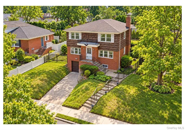 Photo 2 of Single family home for sale at 18044 Grand Central Pkwy, New York, NY 11432 | MLS# 1054697 | Listing updated on 2026-10-25