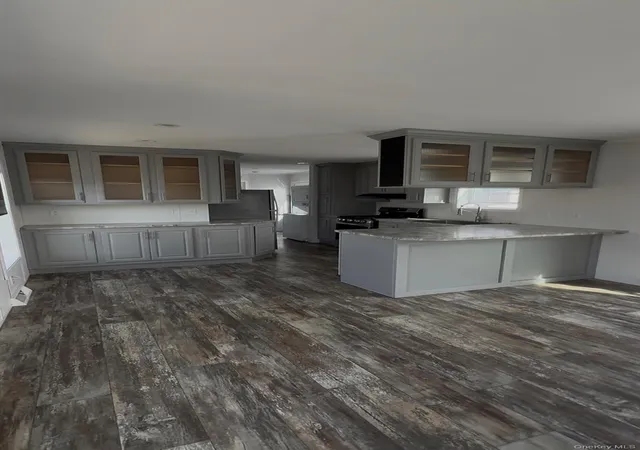 Photo 3 of Manufactured home for sale at 150 Main St #1A, Islip, NY 11751 | MLS# 1054700 | Listing updated on 2026-10-01