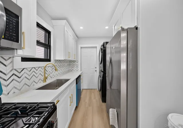 Photo 2 of Single family home for sale at 777 E 225th Street, New York, NY 10466 | MLS# 1054705 | Listing updated on 2026-09-24