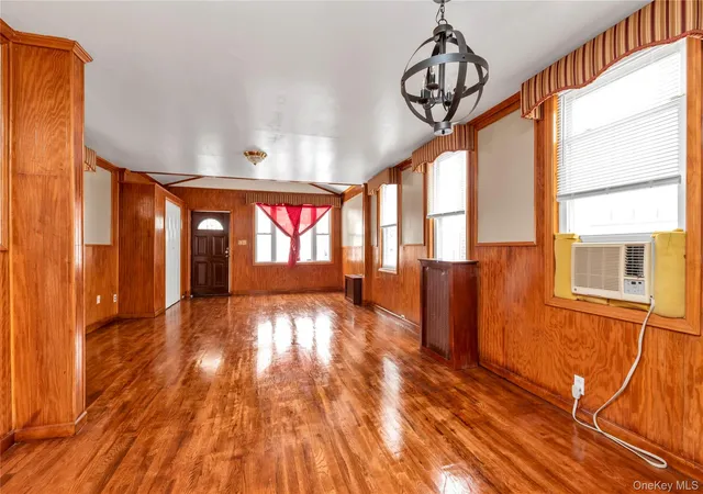 Photo 3 of Single family home for sale at 90 66 199th Street, New York, NY 11423 | MLS# 1054710 | Listing updated on 2026-09-29