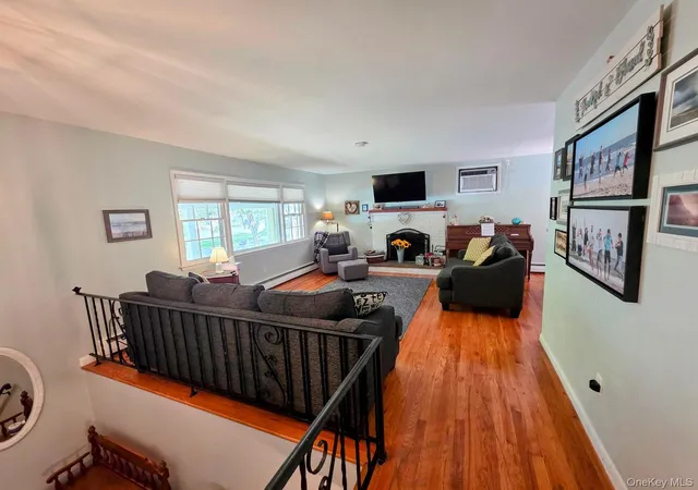 Photo 3 of Single family home for sale at 28 Robert Dr, Hyde Park, NY 12538 | MLS# 1054727 | Listing updated on 2026-09-27