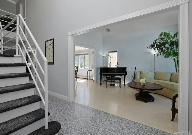 Photo 4 of Single family home for sale at 19 Maple St, Eastchester, NY 10583 | MLS# 1054733 | Listing updated on 2026-10-18
