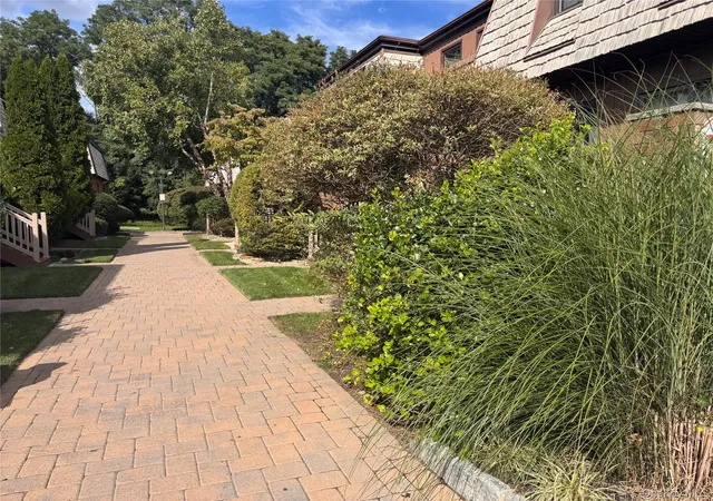 Photo 2 of Condo for sale at 27 Heritage Dr #A, Clarkstown, NY 10956 | MLS# 1054738 | Listing updated on 2026-10-04