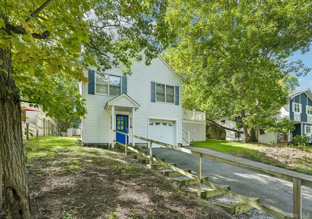 Photo 1 of Single family home for sale at 417 Echo Ave, Brookhaven, NY 11789 | MLS# 1054744 | Listing updated on 2026-09-28