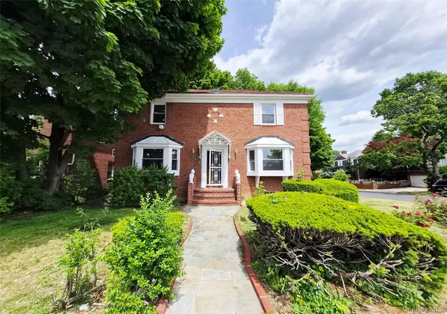 Photo 2 of Single family home for sale at 8019 Utopia Pkwy, New York, NY 11432 | MLS# 1054748 | Listing updated on 2026-10-08