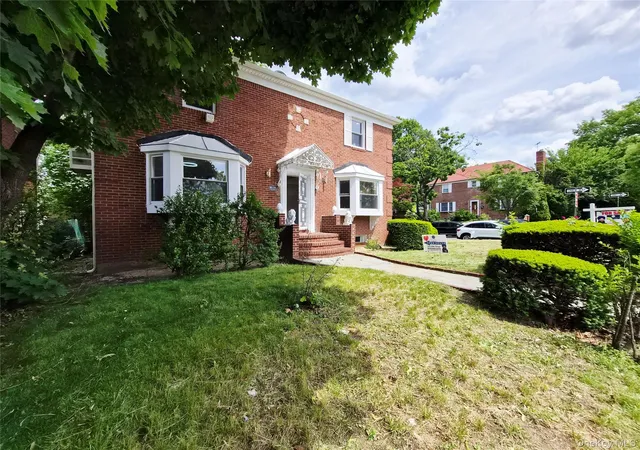 Photo 3 of Single family home for sale at 8019 Utopia Pkwy, New York, NY 11432 | MLS# 1054748 | Listing updated on 2026-10-08