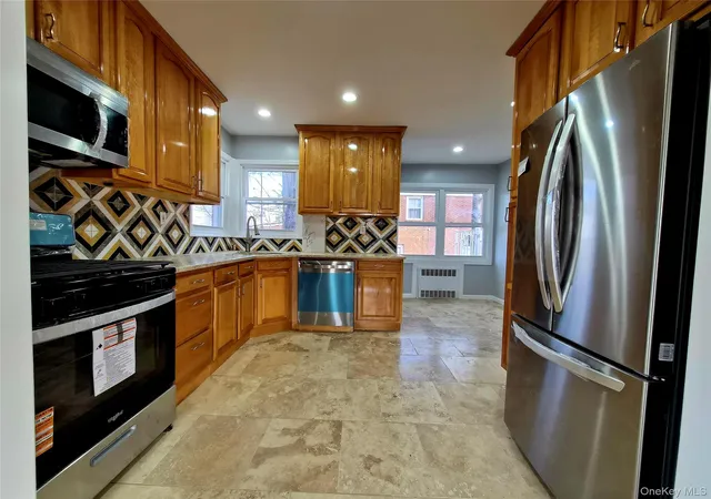 Photo 3 of Single family home for sale at 8019 Utopia Pkwy, New York, NY 11432 | MLS# 1054748 | Listing updated on 2026-10-08
