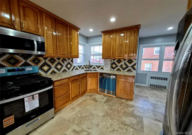 Photo 4 of Single family home for sale at 8019 Utopia Pkwy, New York, NY 11432 | MLS# 1054748 | Listing updated on 2026-10-08