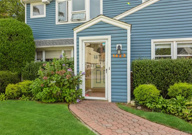 Photo 2 of Single family home for sale at 1423 Sturl Ave, Hempstead, NY 11557 | MLS# 1054752 | Listing updated on 2026-10-06
