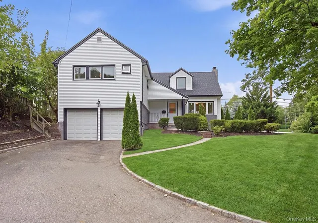 Photo 1 of Single family home for sale at 84 Middle Neck Rd, North Hempstead, NY 11576 | MLS# 1054753 | Listing updated on 2026-09-26