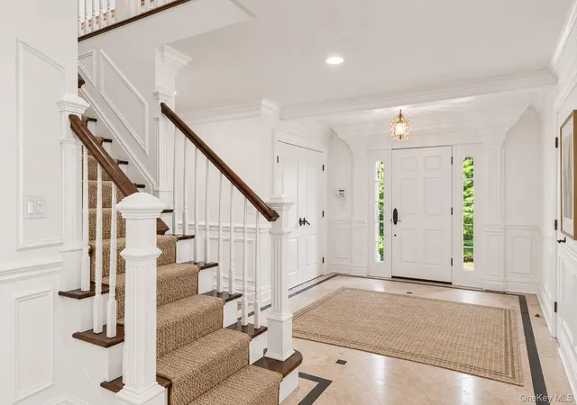 Photo 3 of Single family home for sale at 40 Poplar Dr, North Hempstead, NY 11576 | MLS# 1054771 | Listing updated on 2026-09-27