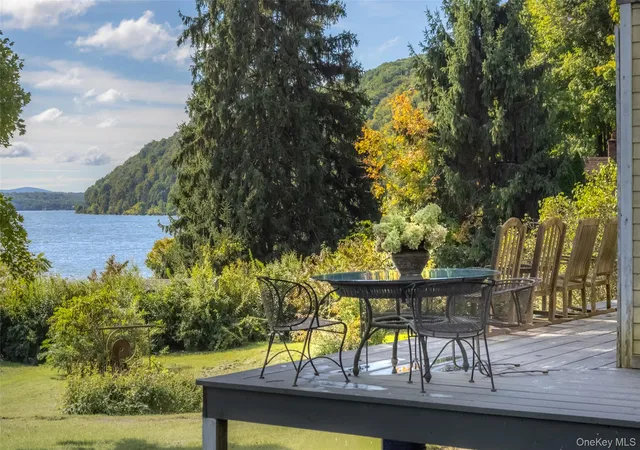 Photo 2 of Single family home for sale at 42 Oakes Rd, Lloyd, NY 12528 | MLS# 1054784 | Listing updated on 2026-09-25