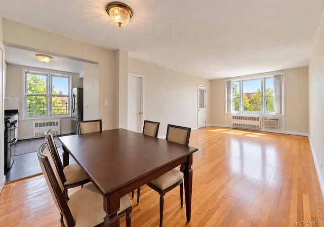 Listing Photo 3 - Condo for sale in building located at 2750 Johnson Ave, New York, NY 10463 - Unit #6J