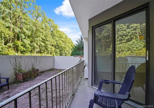 Photo 4 of Condo for sale at 300 High Point Dr #314, Greenburgh, NY 10530 | MLS# 1054808 | Listing updated on 2026-09-29