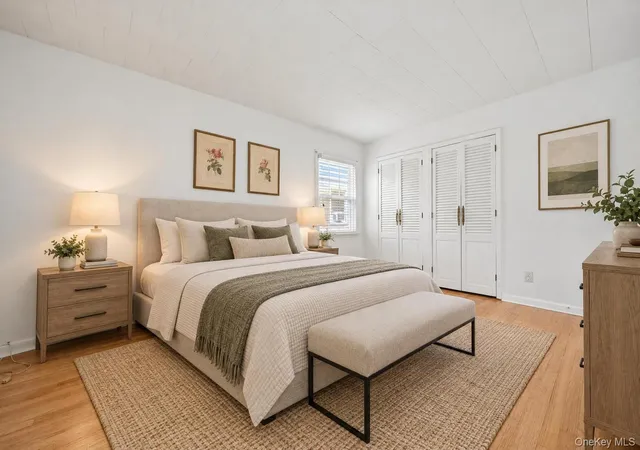 Listing Photo 4 - Condo for sale in building located at 41 Margaretta Ct, New York, NY 10314