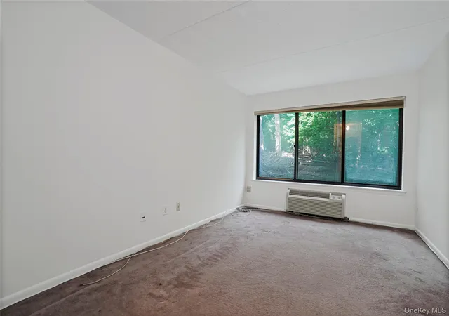 Photo 3 of Condo for sale at 500 High Point Dr #403, Greenburgh, NY 10530 | MLS# 1054838 | Listing updated on 2026-09-29