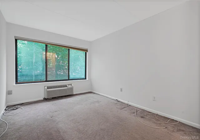 Photo 4 of Condo for sale at 500 High Point Dr #403, Greenburgh, NY 10530 | MLS# 1054838 | Listing updated on 2026-09-29