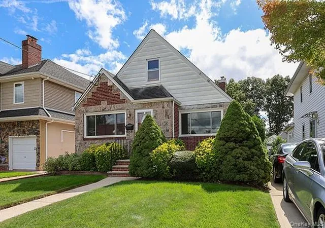 Photo 3 of Single family home for sale at 1408 Lowell Ave, North Hempstead, NY 11040 | MLS# 1054859 | Listing updated on 2026-09-27