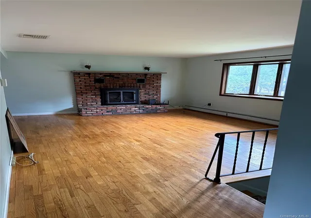 Photo 4 of Single family home for sale at 189 Route 210, Stony Point, NY 10980 | MLS# 1054862 | Listing updated on 2026-09-25